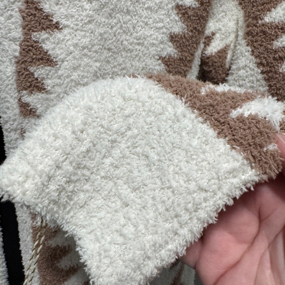 Jessica Simpson Aztec Pattern Long Cardigan Cream - Picture 7 of 13